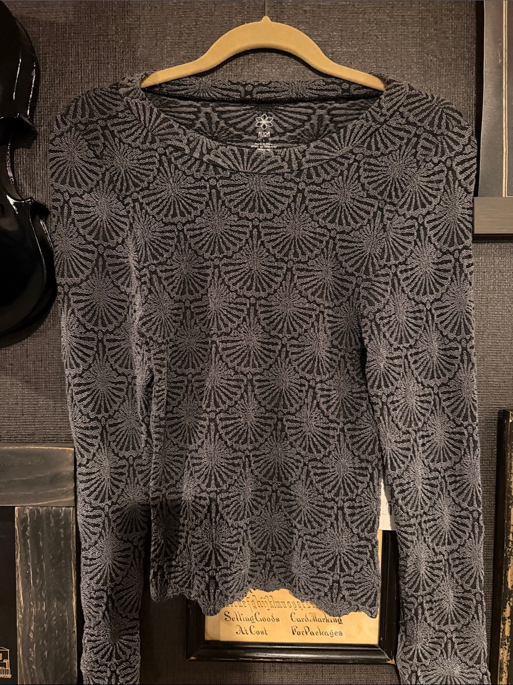 Aura Charcoal Gray Textured Long-Sleeve Crewneck Top